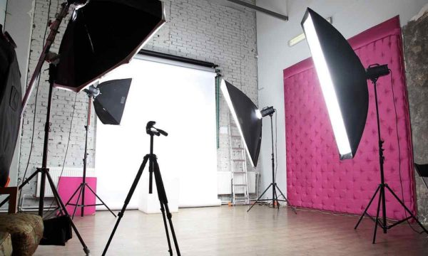 How to choose a good studio backdrop for Product Photography